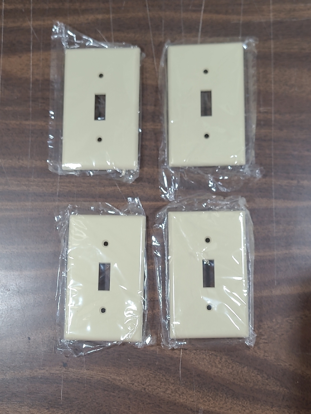 4 Leviton Ivory Single Light Switch Cover Wall Plate #86001 Toggle 1 Gang